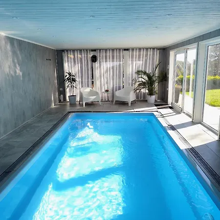 Semesterbostad Cosy Family With Pool Grimstad (Aust-Agder)